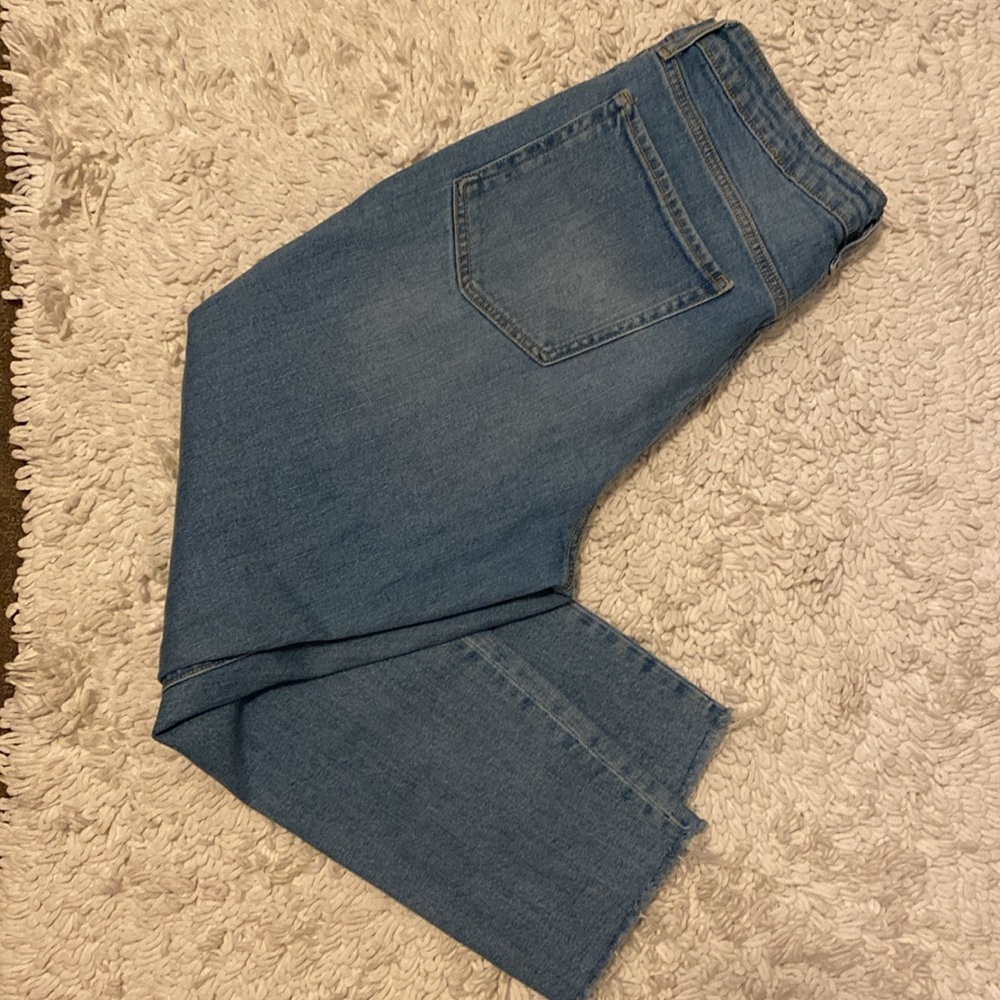 Old Navy High Rise - Picture 2 of 2